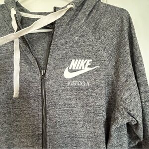 Nike Men’s Heathered Gray Zip Up Hooded Jacket - Size S